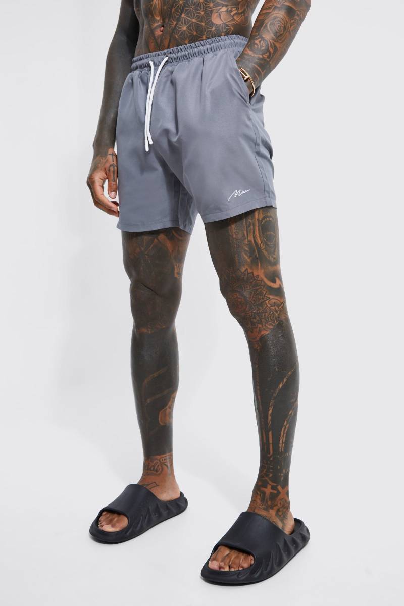 Mittellange Man Signature Badehose - Grau - M, Grau von boohooman