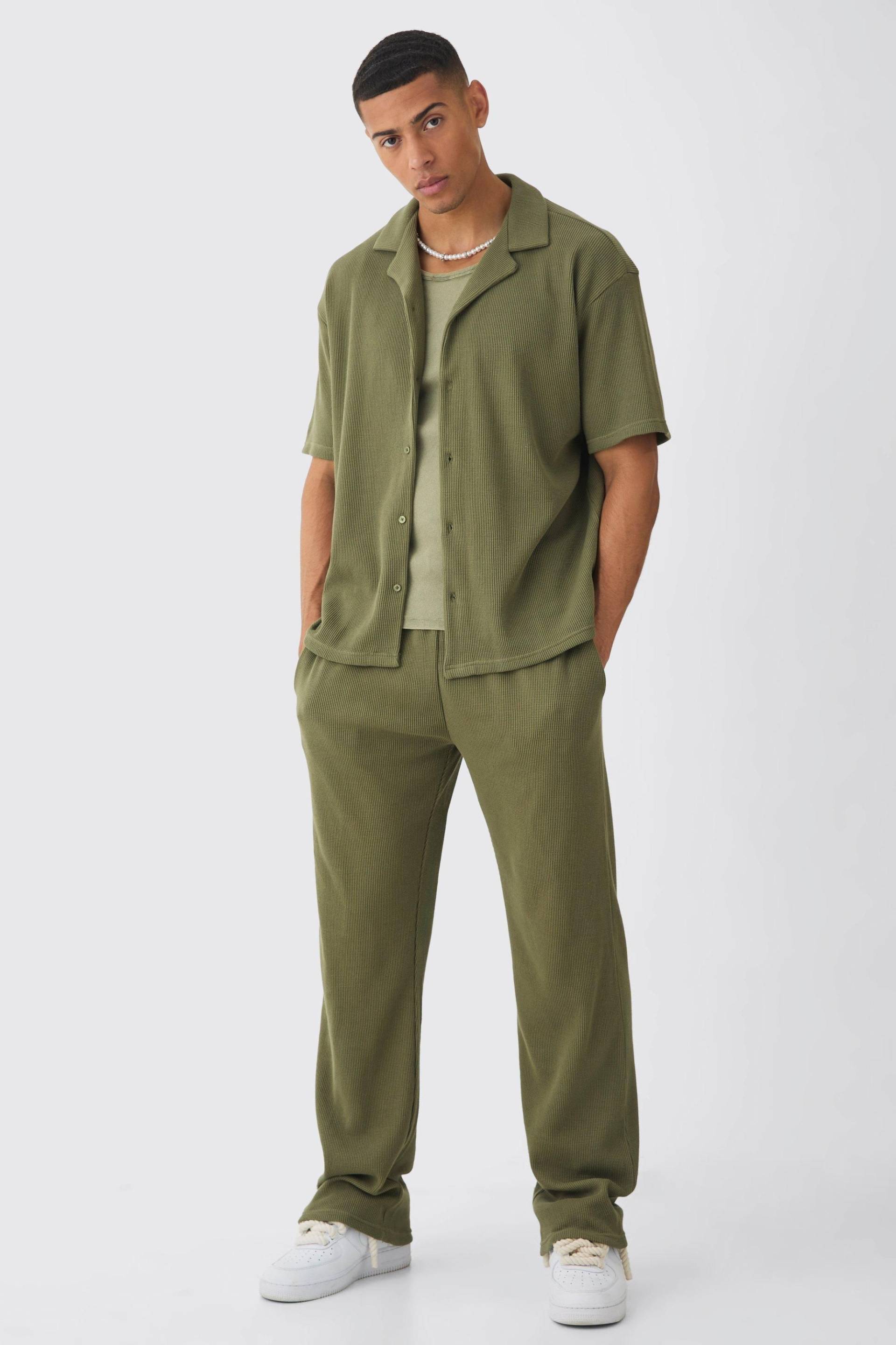 Oversize Hemd & lockere Jogginghose in Waffeloptik - Khaki - L, Khaki von boohooman