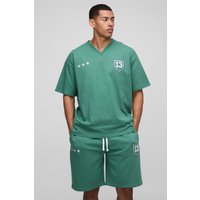 Oversize Ofcl T-Shirt mit V-Ausschnitt & Shorts - Grün - XS, Grün von boohooman