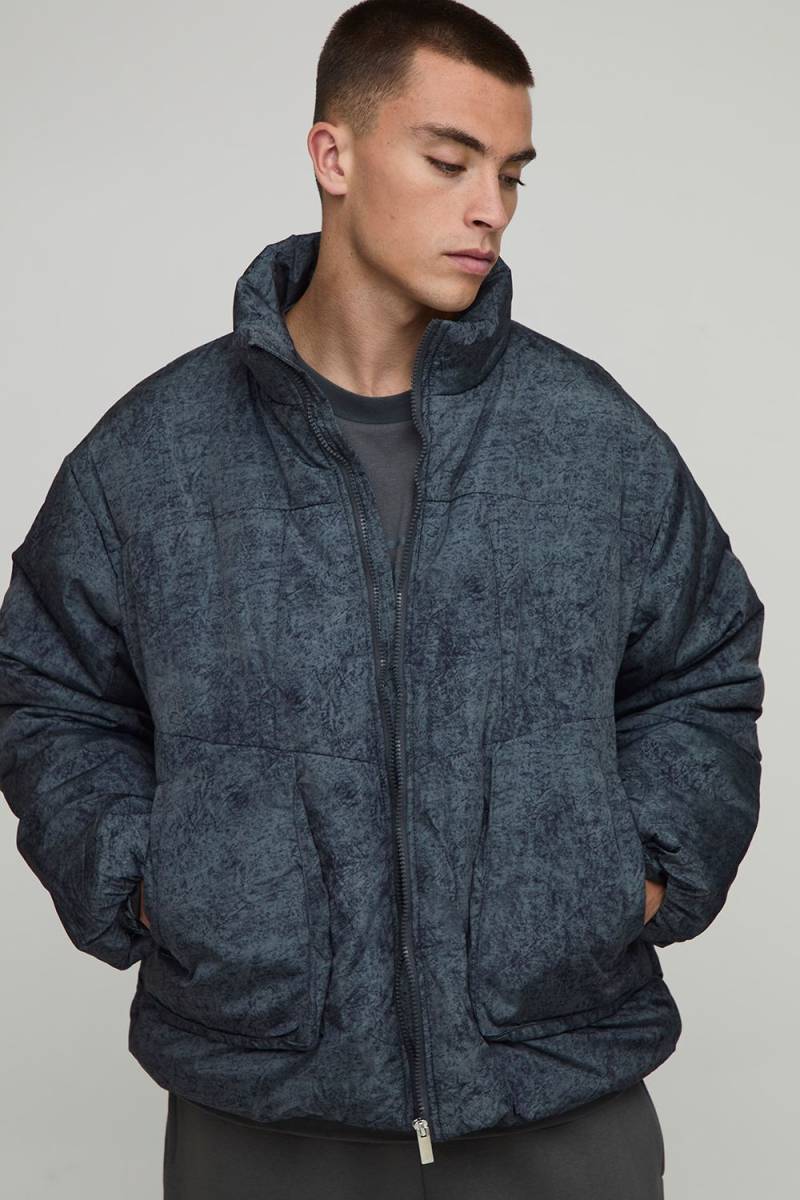 Oversize Steppjacke mit Trichterkragen - Schwarz - XS, Schwarz Oversize Steppjacke mit Trichterkragen - Schwarz - XS, Schwarz von boohooman