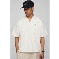 Kurzärmliges kastiges Oversize Rugby-Poloshirt mit B-Stickerei - Weiß - XS, Weiß Kurzärmliges kastiges Oversize Rugby-Poloshirt mit B-Stickerei - Weiß - XS, Weiß von boohooman