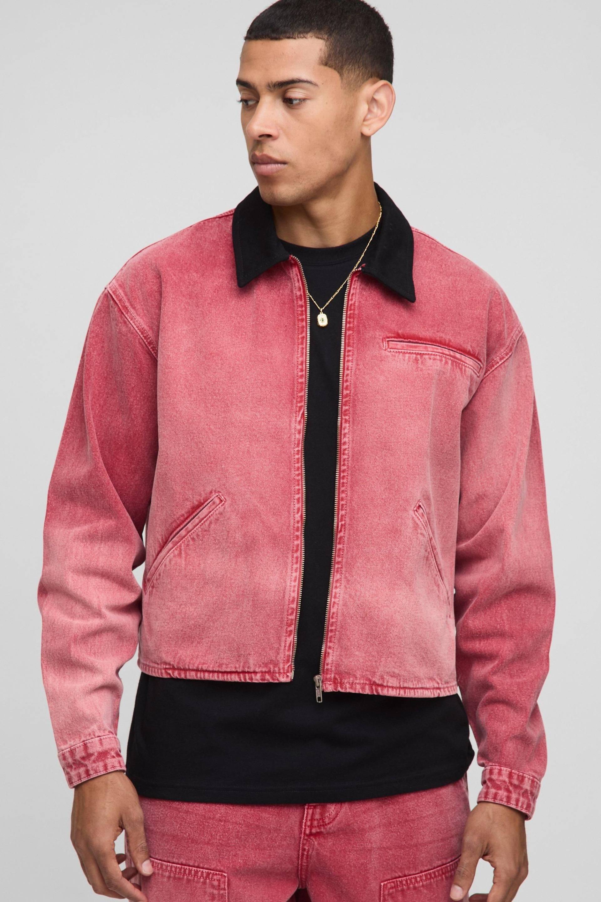 Kastige Oversize Jeansjacke - Rot - XL, Rot Kastige Oversize Jeansjacke - Rot - XL, Rot von boohooman