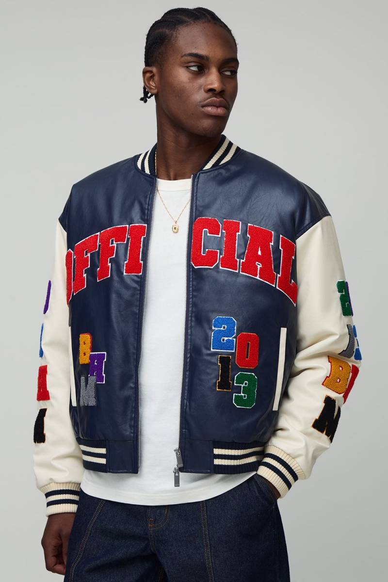 Kastige Oversize PU-Bomberjacke mit Official-Applikation - Blau - M, Blau von boohooman