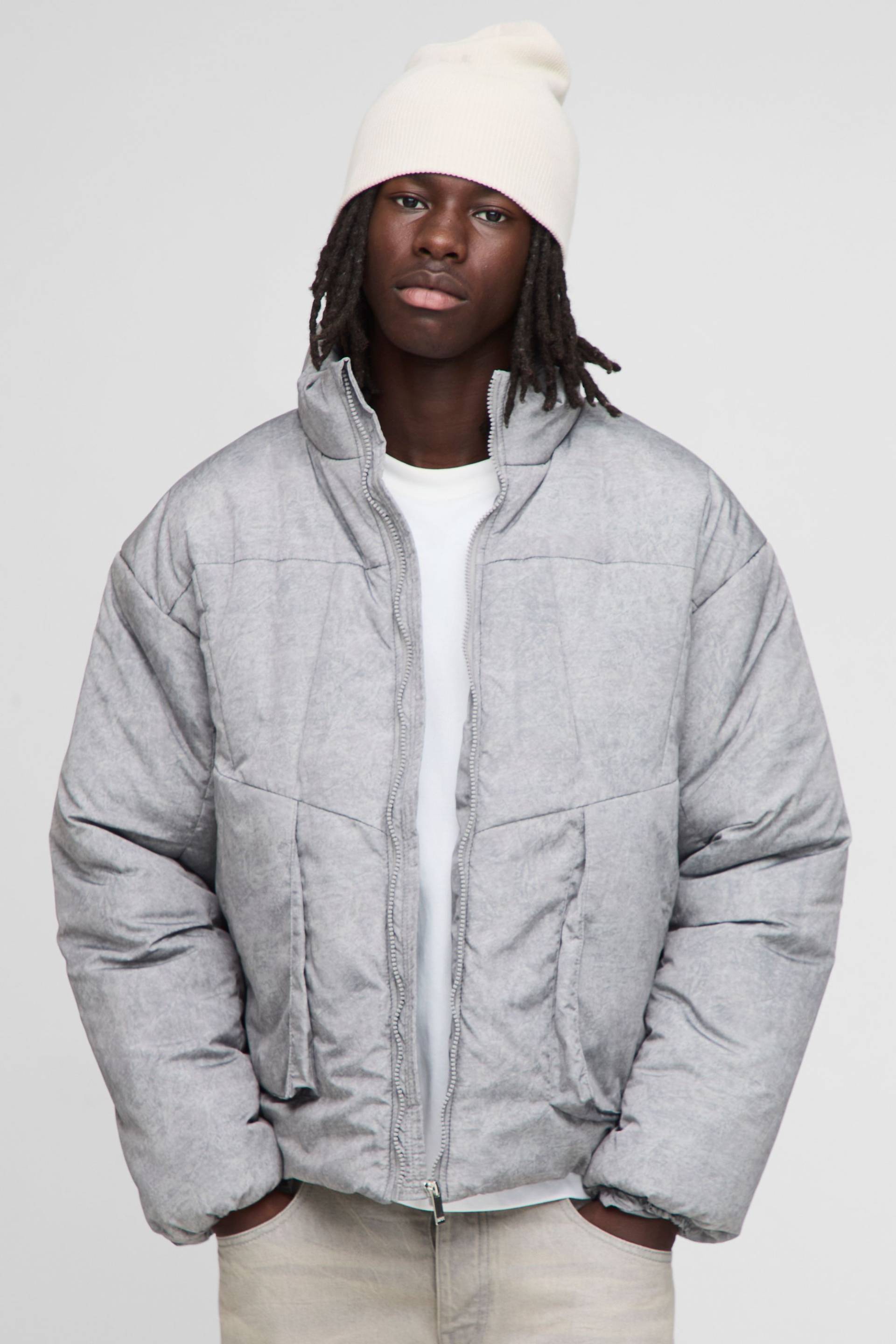 Oversize Steppjacke mit Trichterkragen - Grau - XS, Grau Oversize Steppjacke mit Trichterkragen - Grau - XS, Grau von boohooman