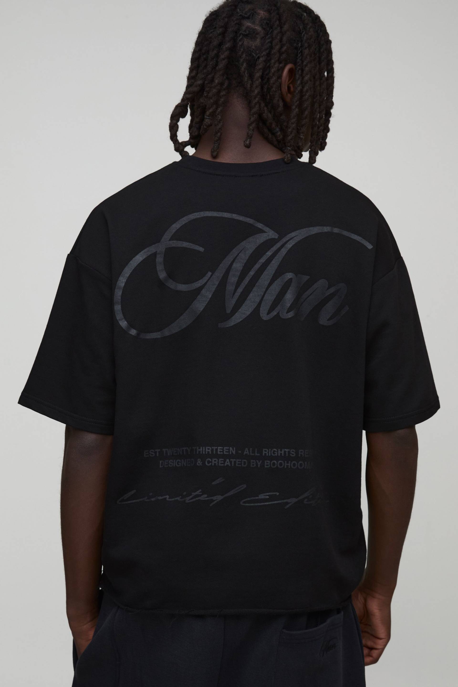Oversized Boxy Loopback MAN Script Distressed T-shirt von boohooman