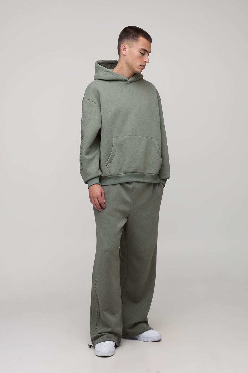 Oversized Boxy Ofclman Embossed Wide Leg Tie Cuff Tracksuit - Grau - XL, Grau von boohooman