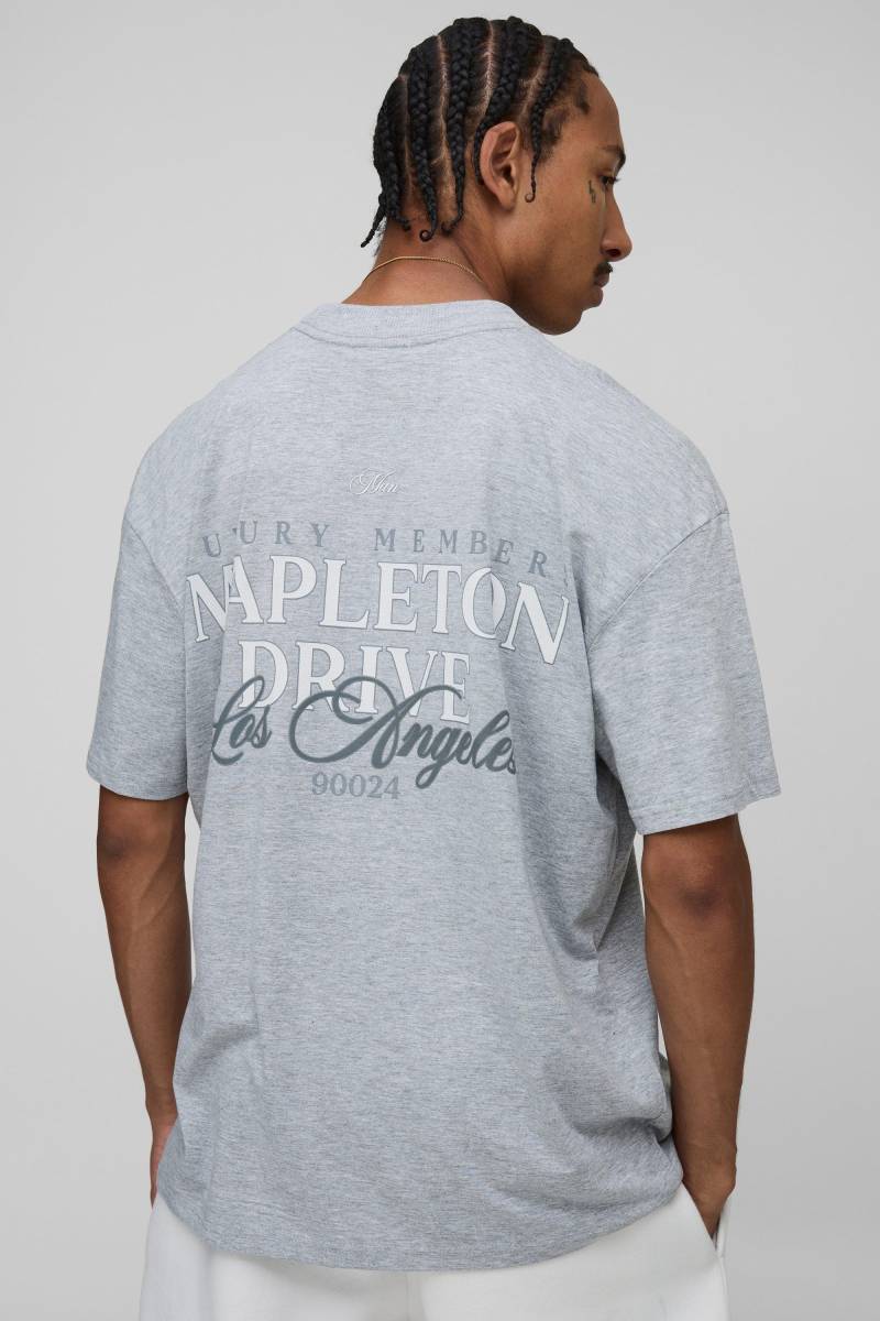 Oversized Man Script Mapleton Drive Extended Neck T-Shirt - Grau - XL, Grau von boohooman