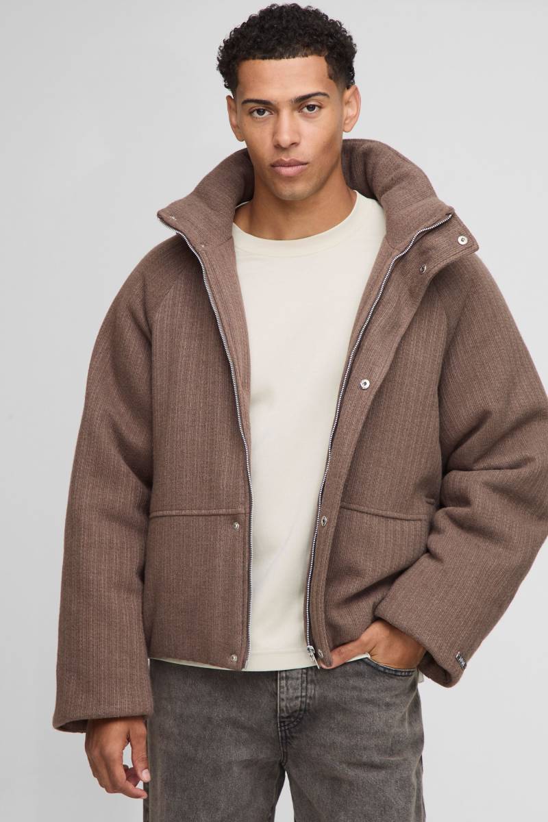 Strukturierte Oversize Mini-Steppjacke mit Kapuze - Braun - S, Braun von boohooman
