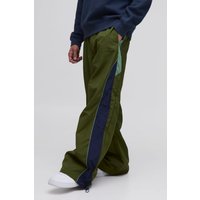 Parachute Hose mit Seitenstreifen und elastischem Bund - Khaki - S, Khaki von boohooman