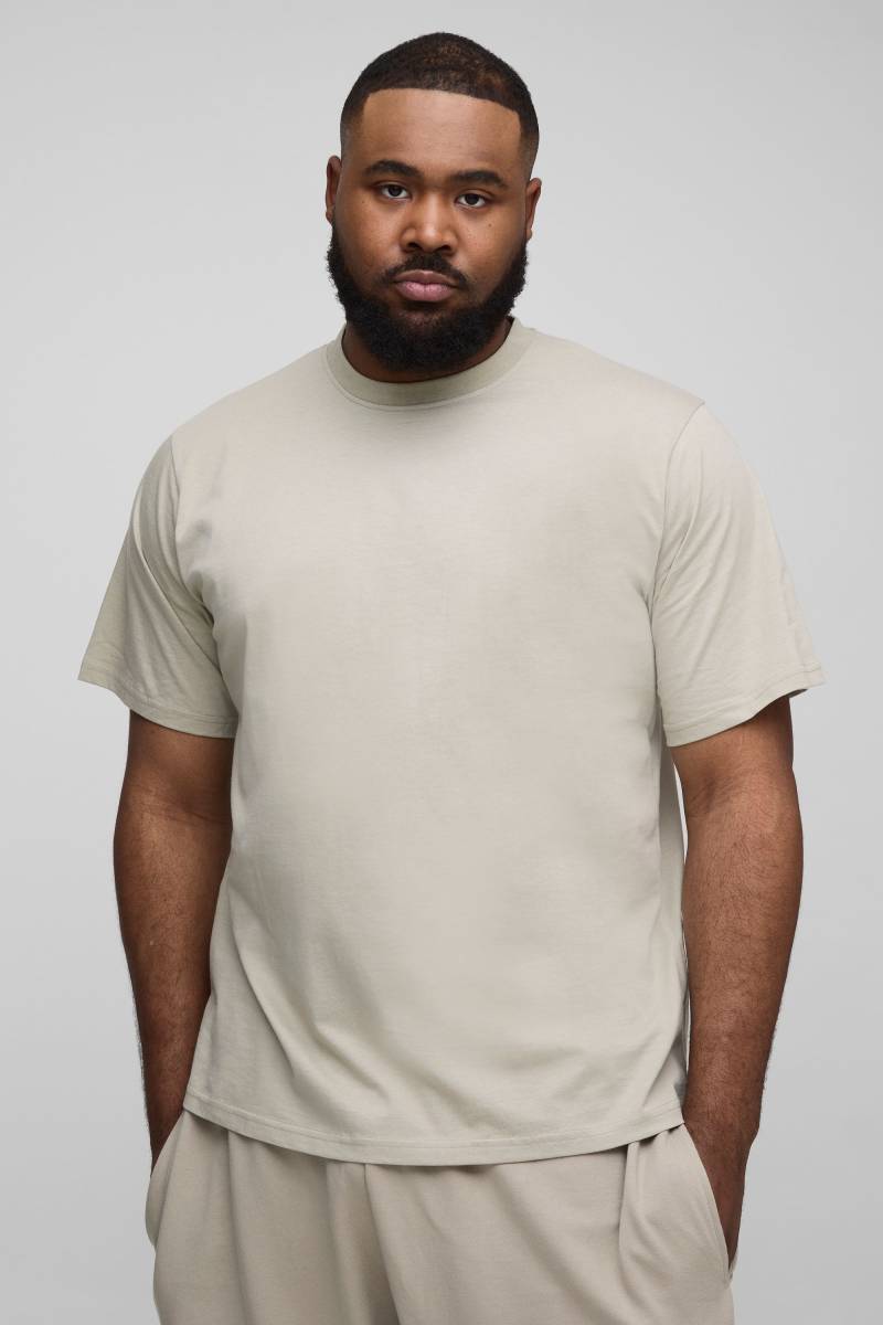 Plus Basic Rundhals T-Shirt - light khaki - 3XL, light khaki von boohooman