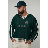 Plus besticktes Fußball-Oberteil mit V-Ausschnitt - Grün - 4XL, Grün von boohooman