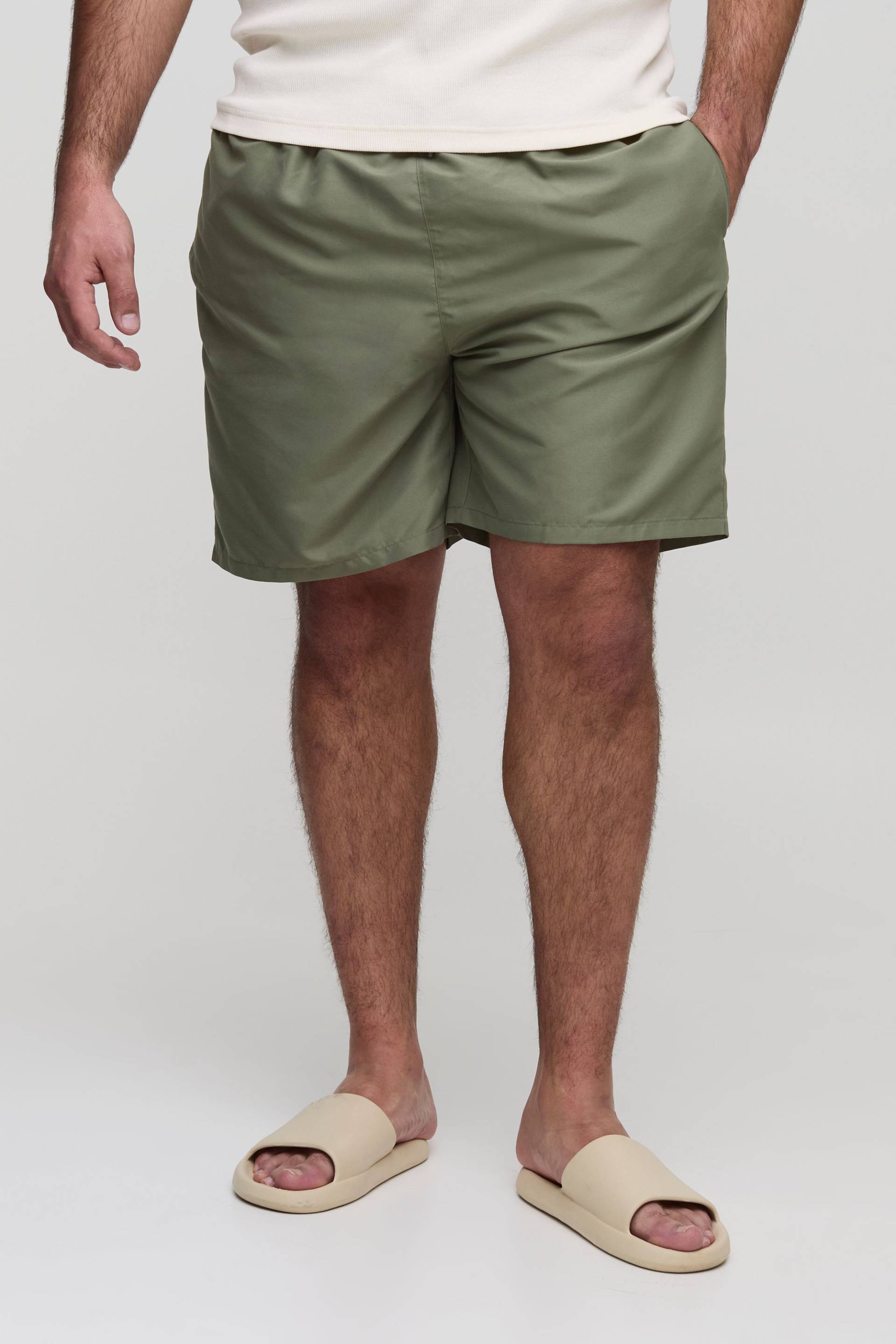 Plus mittellange Badehose - Khaki - XXXL, Khaki von boohooman
