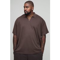 Plus Oversize Poloshirt mit V-Ausschnitt - Braun - 3XL, Braun von boohooman