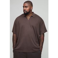 Plus Oversize Poloshirt mit V-Ausschnitt - Braun - 4XL, Braun von boohooman