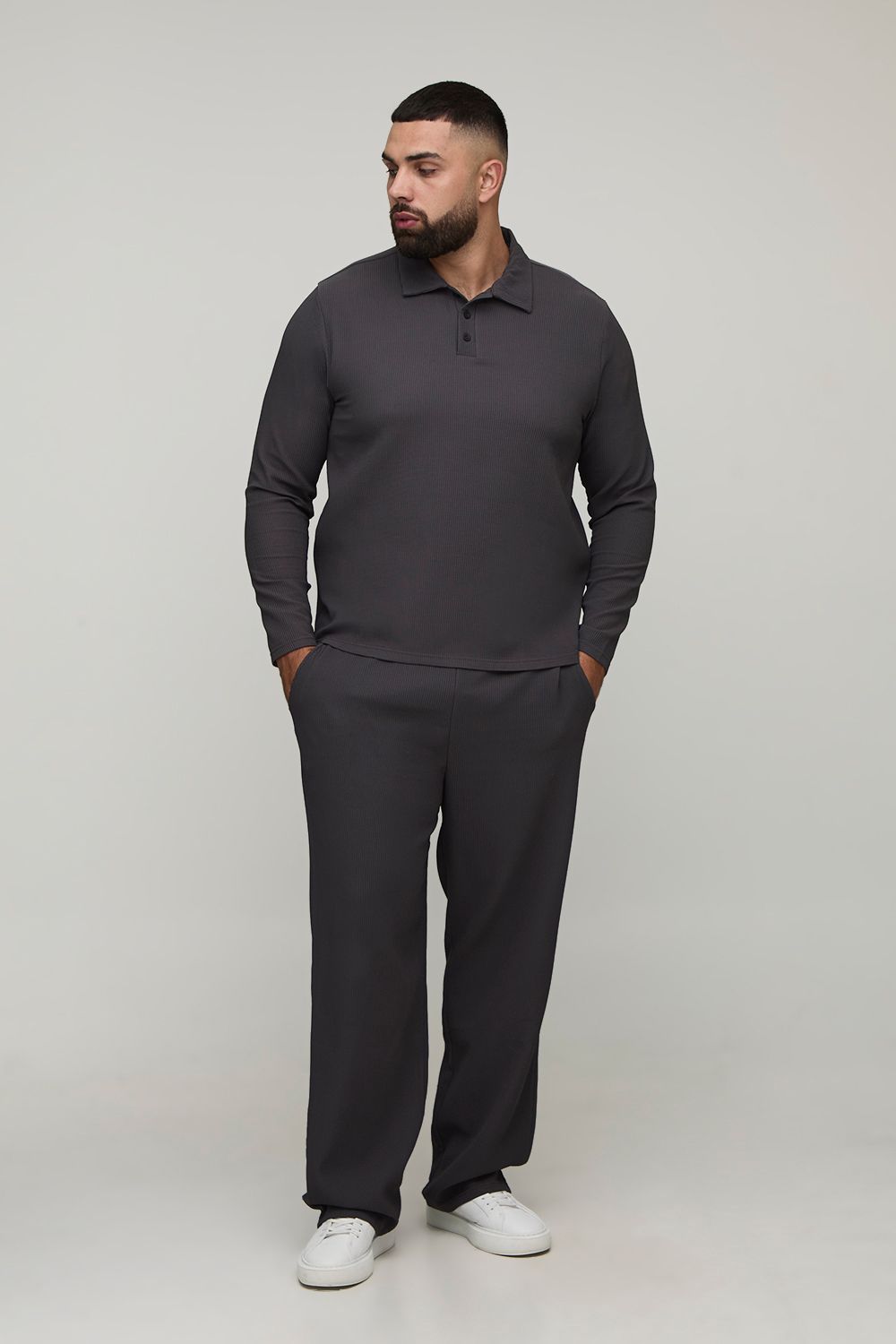 Plus langärmliges Poloshirt & lockere Hose - Grau - 2XL, Grau von boohooman