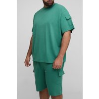 Plus T-Shirt mit Utility-Tasche & Cargo-Shorts - Grün - 4XL, Grün Plus T-Shirt mit Utility-Tasche & Cargo-Shorts - Grün - 4XL, Grün von boohooman
