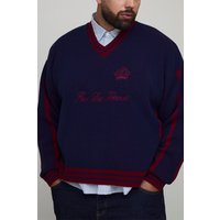 Plus besticktes Fußball-Oberteil mit V-Ausschnitt von boohooman