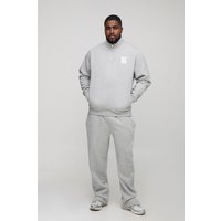 Plus besticktes Sweatshirt mit Trichterkragen und 1/4 Reißverschluss & Jogginghose mit geteiltem Saum von boohooman