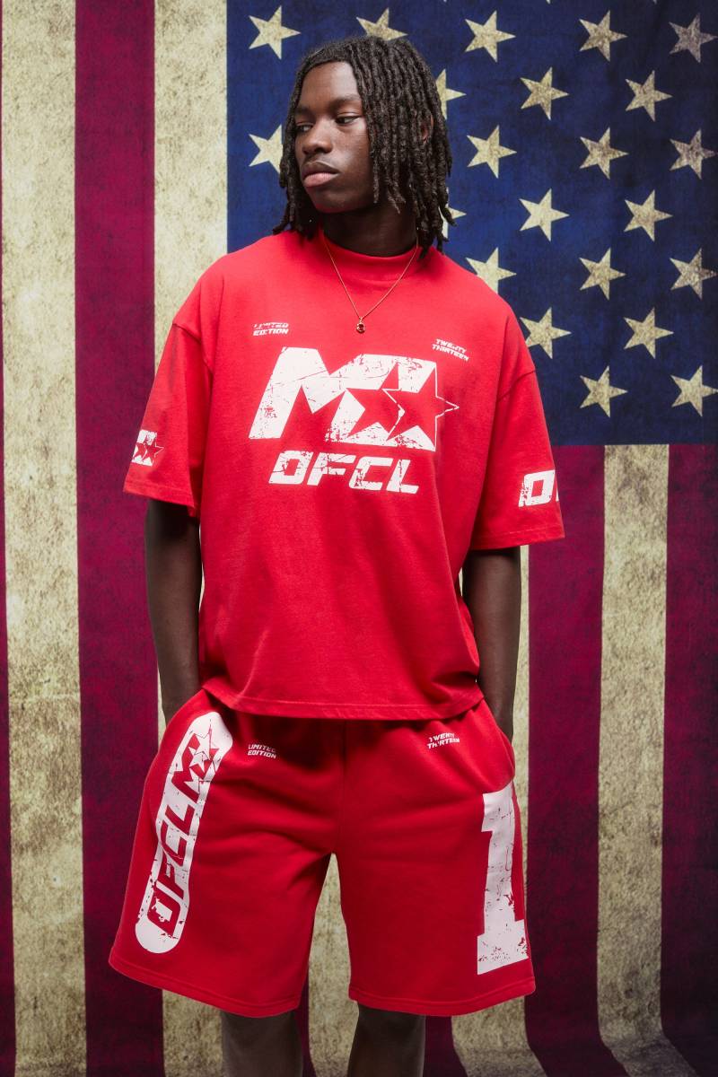 Kastiges rotes Oversize T-Shirt und Oversize Shorts - M, Rot Kastiges rotes Oversize T-Shirt und Oversize Shorts - M, Rot von boohooman