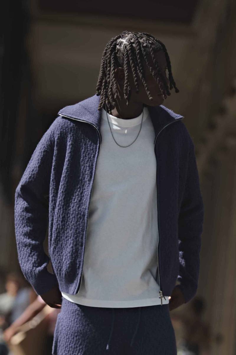 Besticktes Sweatshirt mit 1/4 Reißverschluss und Trichterkragen - Blau - L, Blau von boohooman