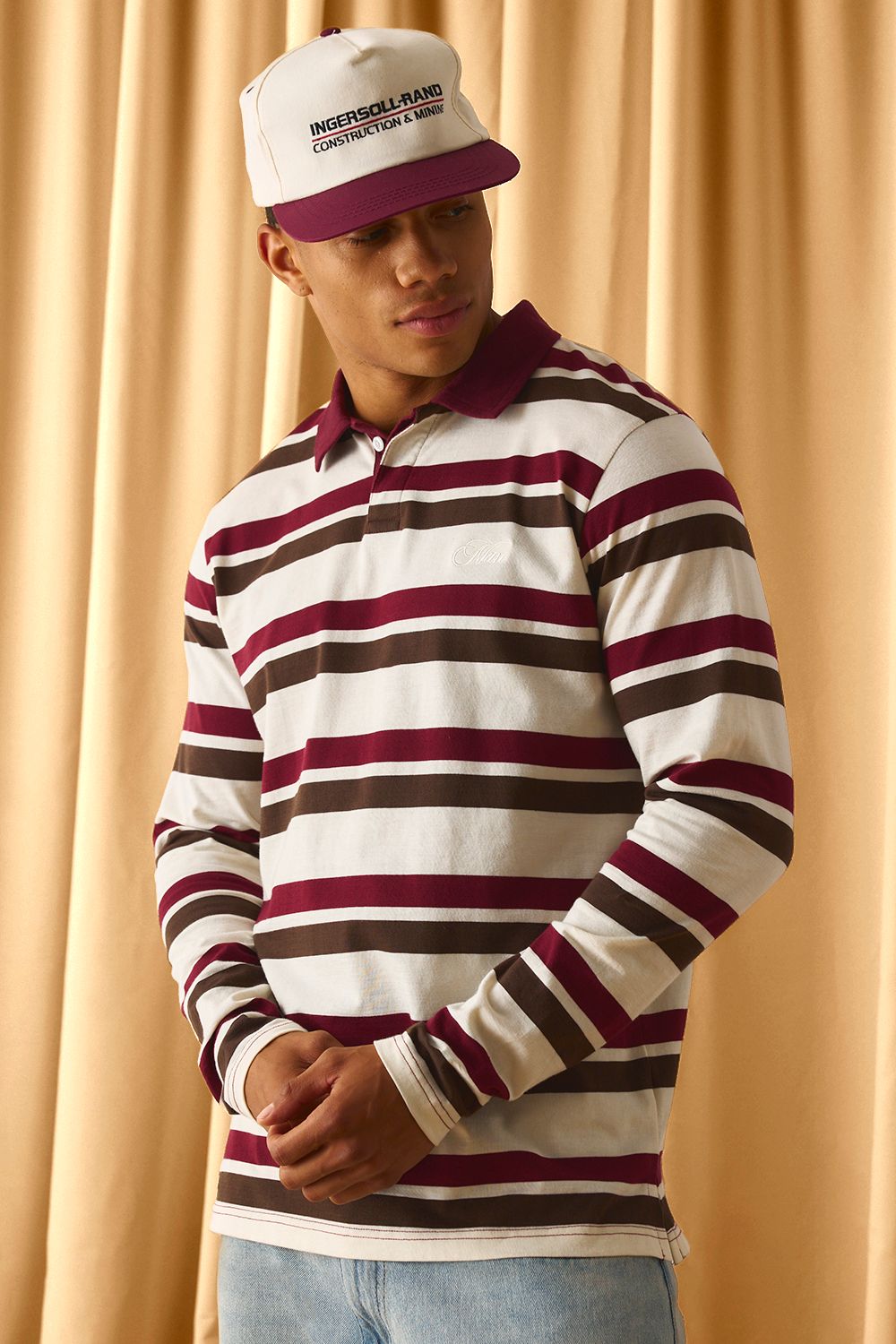 Gestreiftes Poloshirt mit Man-Stickerei - Ecru - L, Ecru von boohooman