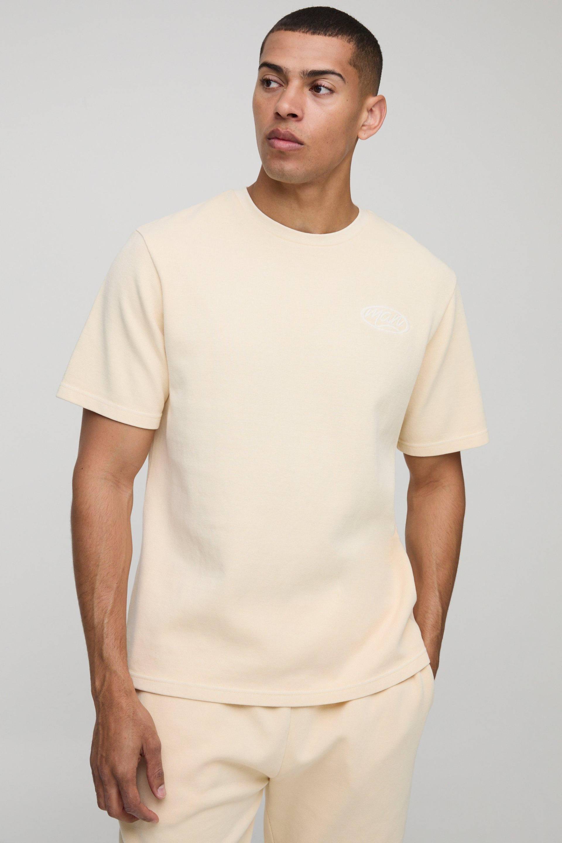 Geripptes T-Shirt mit Man-Stickerei - Gelb - XL, Gelb Geripptes T-Shirt mit Man-Stickerei - Gelb - XL, Gelb von boohooman