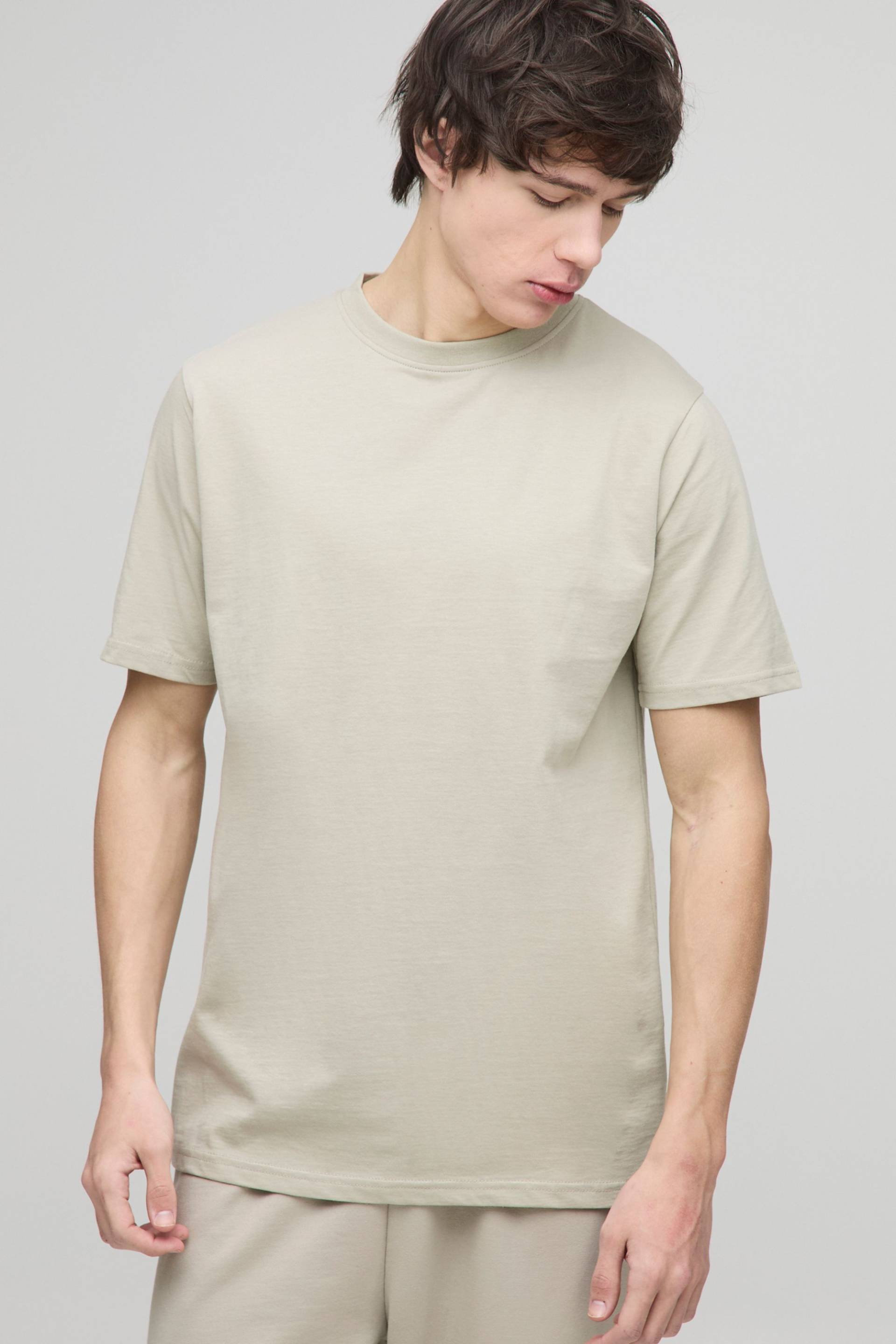 Tall Basic Slim-Fit Rundhals T-Shirt - light khaki - S, light khaki von boohooman