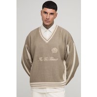 Tall besticktes Fußball-Oberteil mit V-Ausschnitt - Grau - 2XL, Grau von boohooman