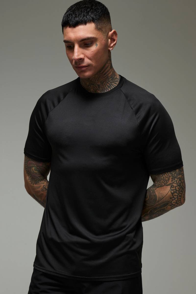 Tall Man Active Lightweight Essentials Gym Raglan T-Shirt - Schwarz - XS, Schwarz Tall Man Active Lightweight Essentials Gym Raglan T-Shirt - Schwarz - XS, Schwarz von boohooman