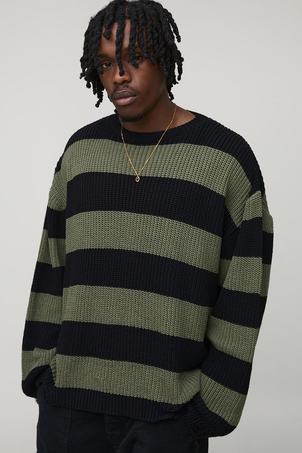 Tall kastiger gestreifter Oversize Pullover mit Rissen - Khaki - S, Khaki von boohooman