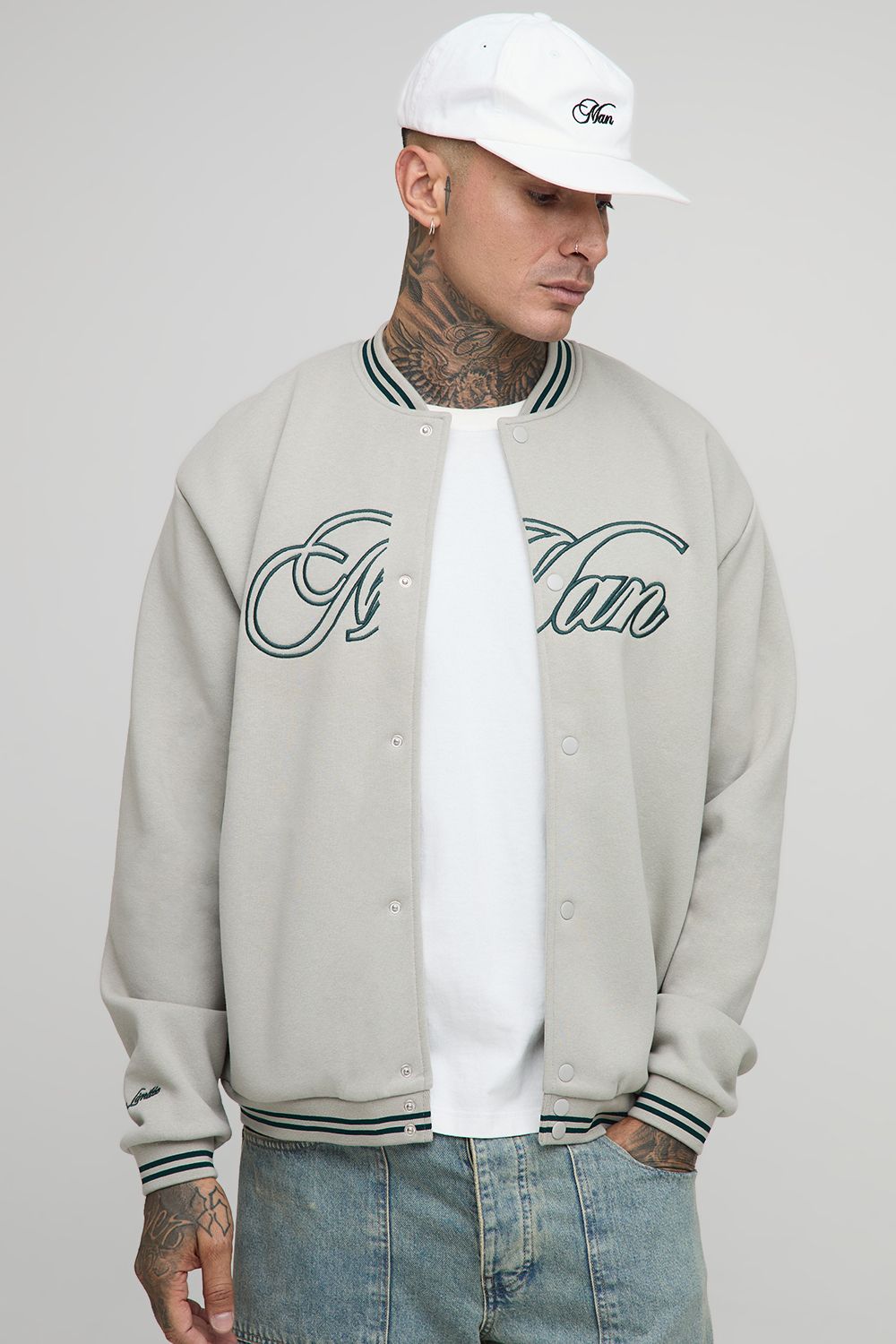 Tall Oversize Jersey-Jacke mit Man-Stickerei - Grau - L, Grau von boohooman