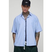 Tall kurzärmliges gestreiftes Hemd mit Tasche vorne - Blau - S, Blau von boohooman