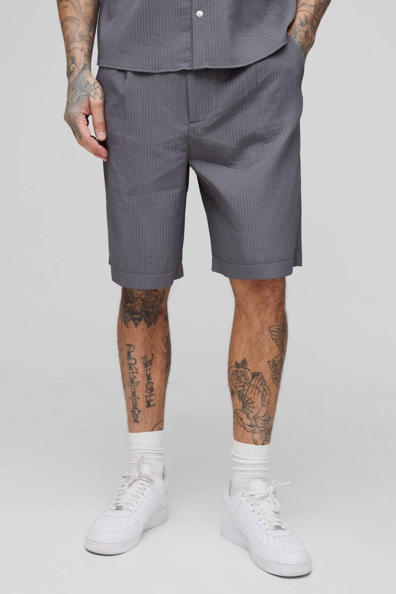 Tall Shorts mit Print von boohooman