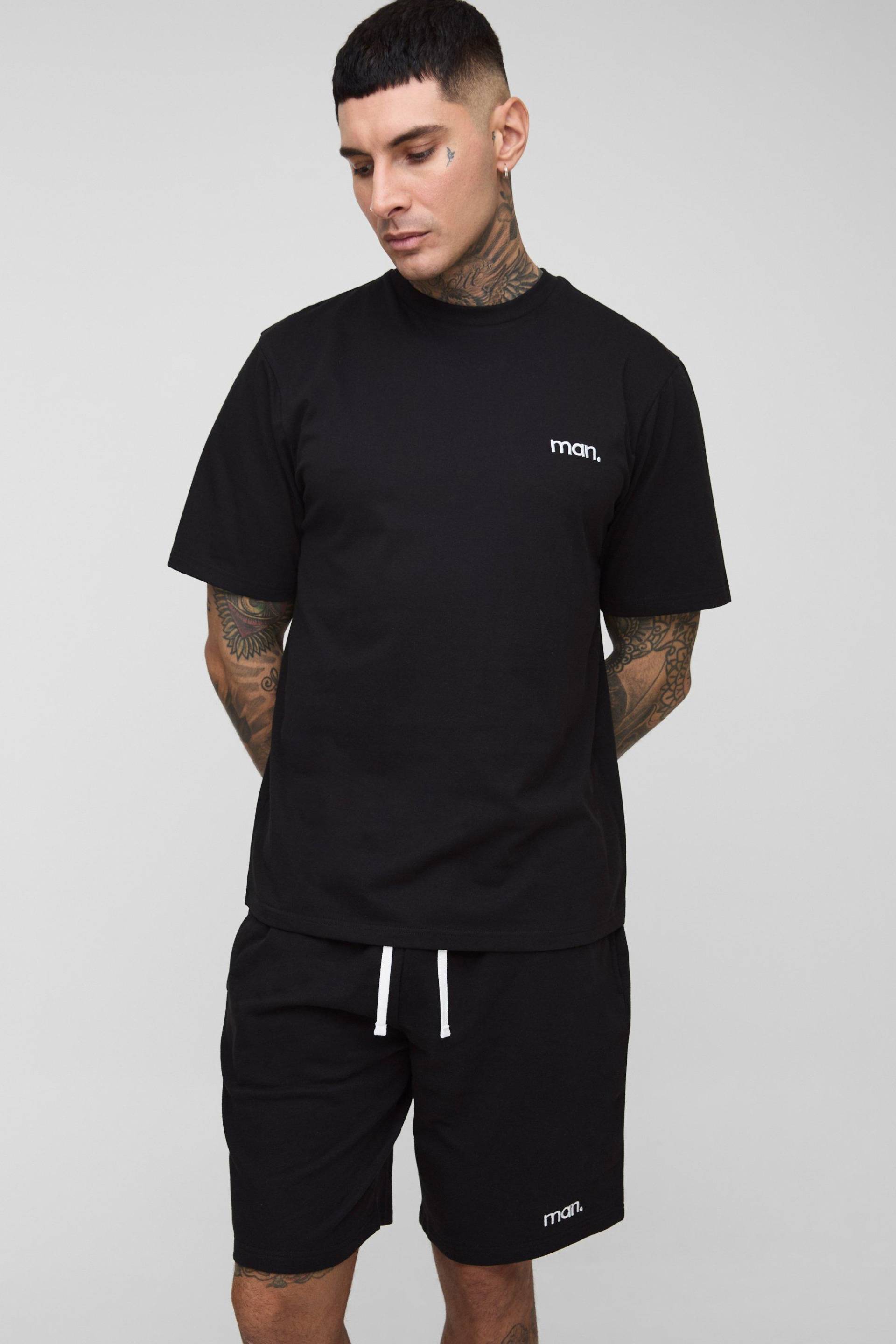 Tall T-Shirt & Shorts mit Man Stickerei - Schwarz - L, Schwarz von boohooman