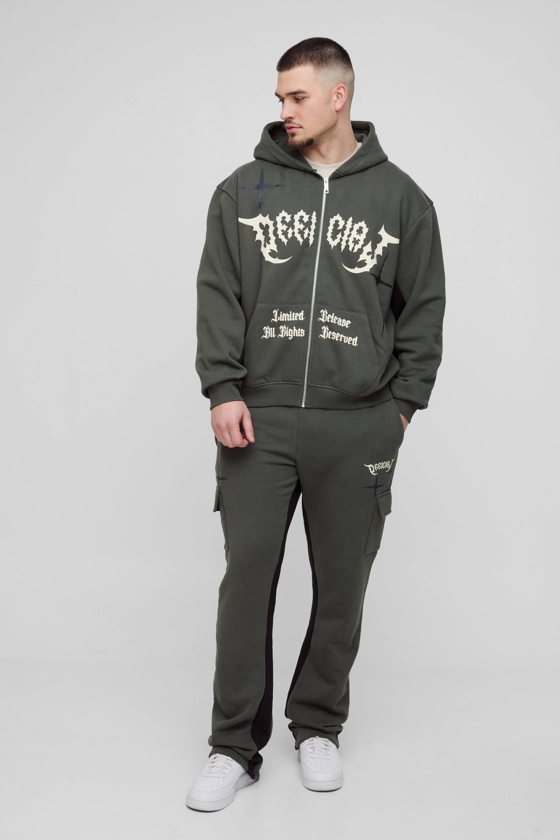 Tall kastiger Oversize Official Trainingsanzug mit Kapuze - Khaki - S, Khaki von boohooman