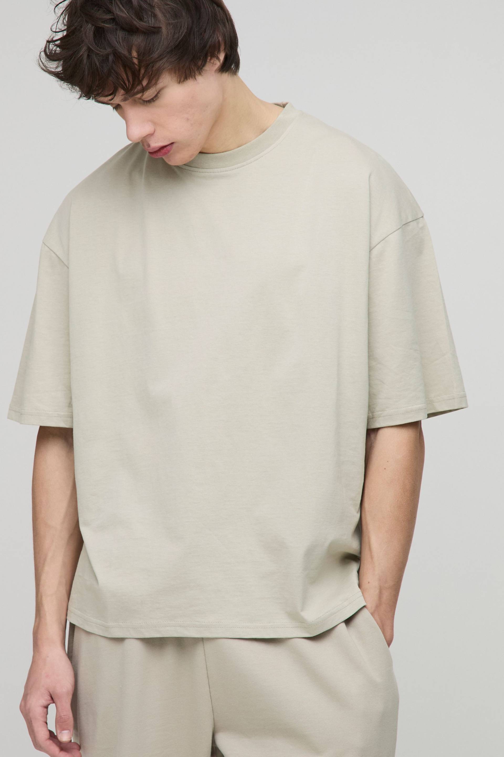 Tall kastiges Basic Oversize Rundhals T-Shirt - light khaki - M, light khaki von boohooman