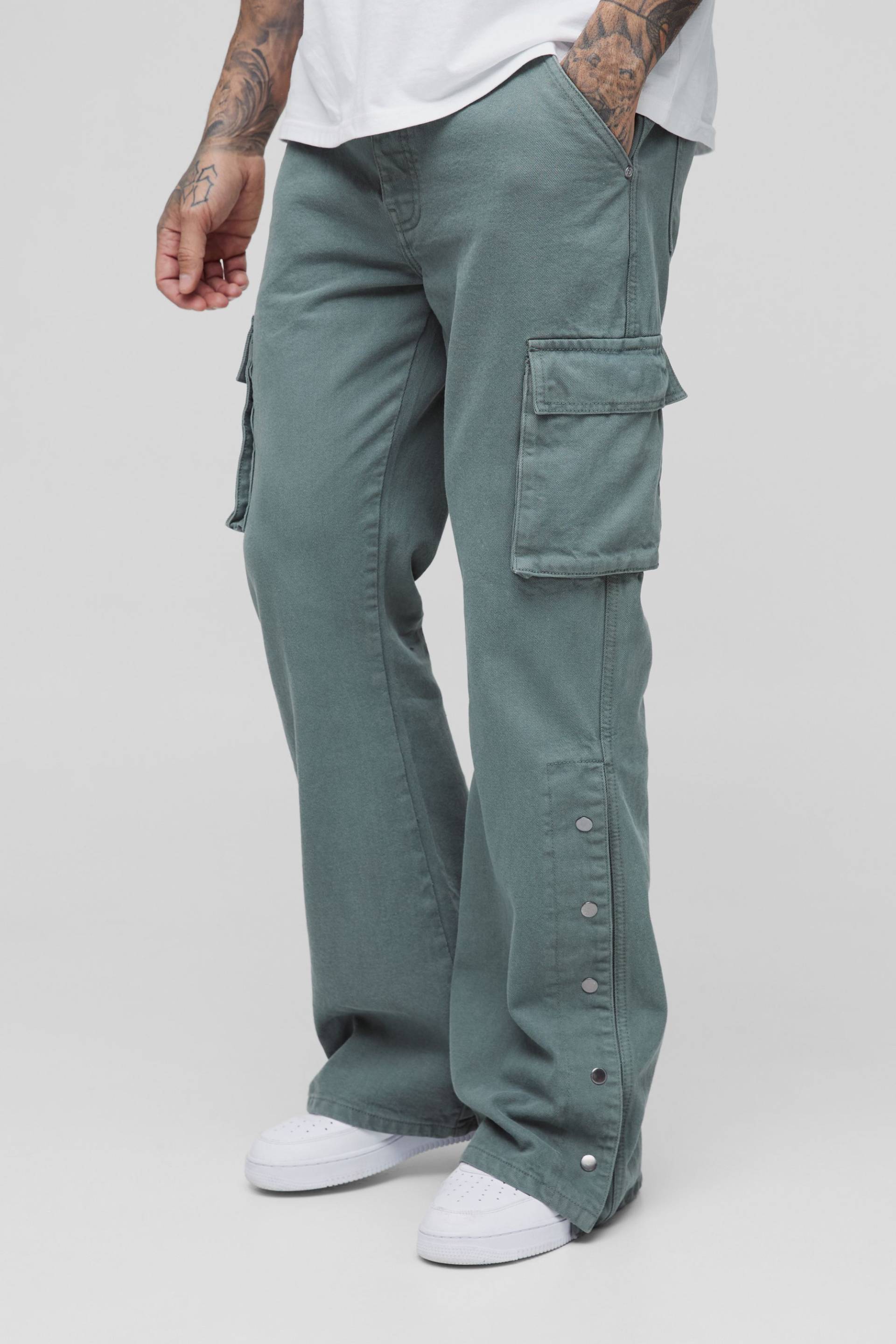 Tall lockere Cargo-Schlaghose mit Druckknöpfen - Khaki - 40, Khaki von boohooman