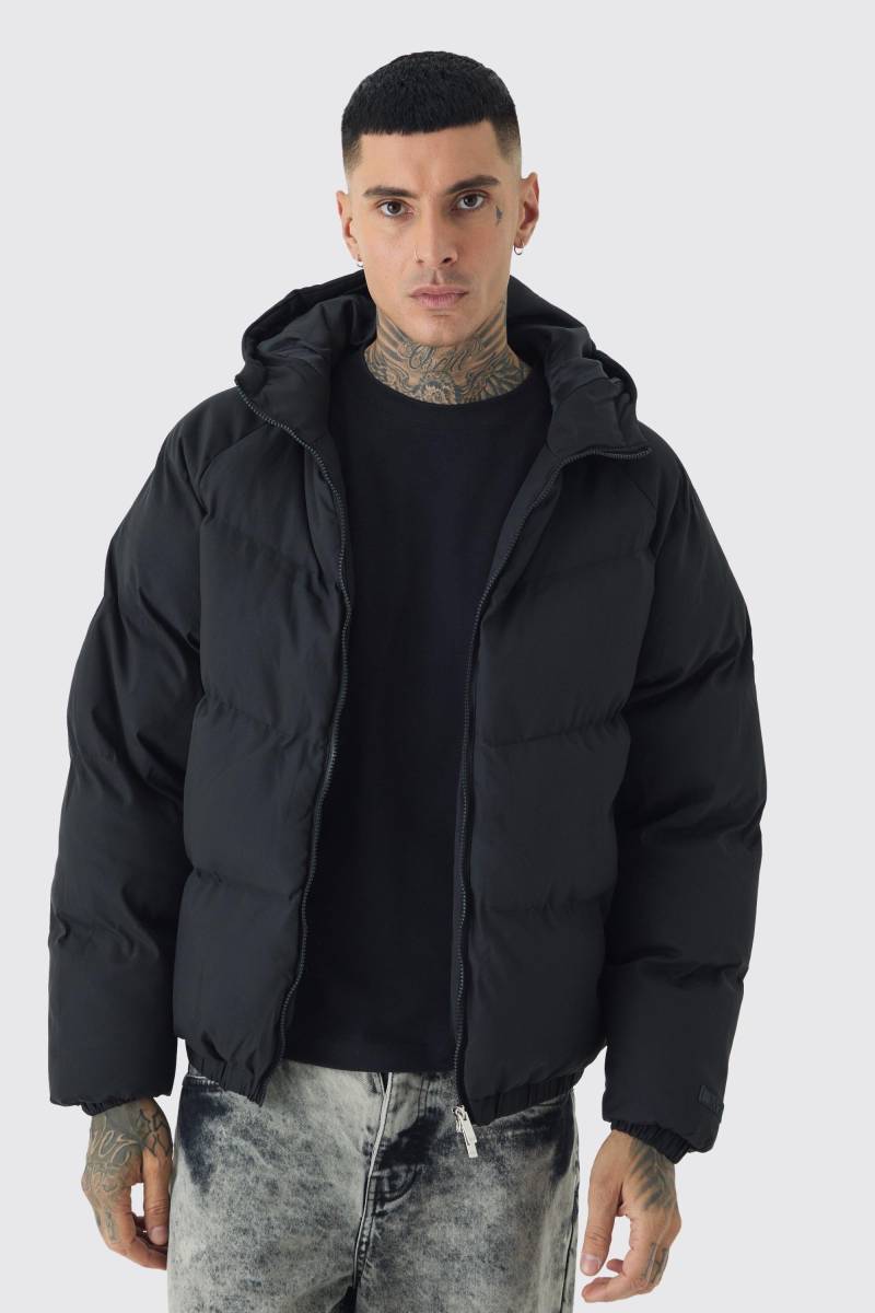 Tall schwarze Man Steppjacke mit Kapuze - 2XL, Schwarz von boohooman