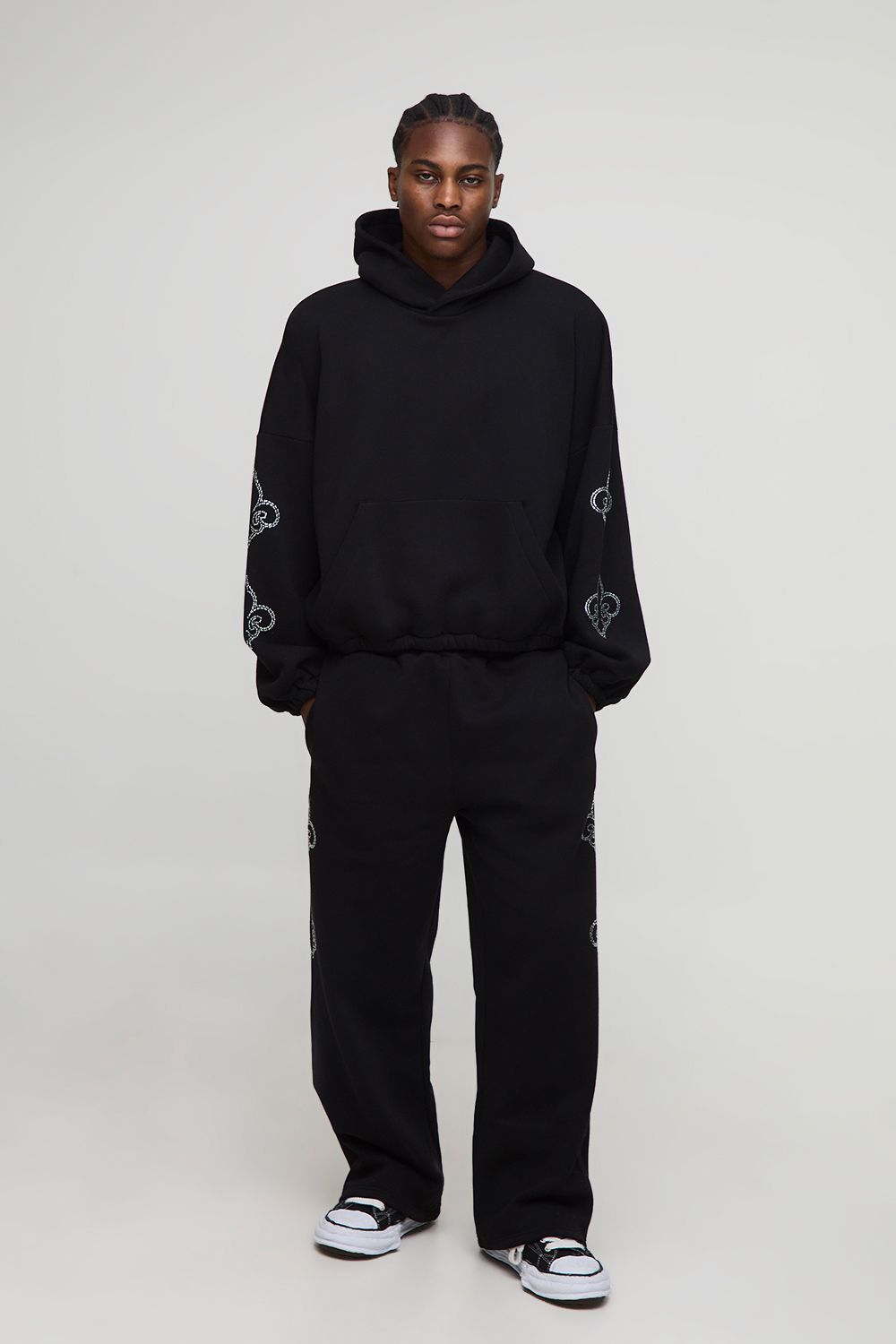 Verzierter Oversize Hoodie und Jogginghose mit weitem Bein von boohooman