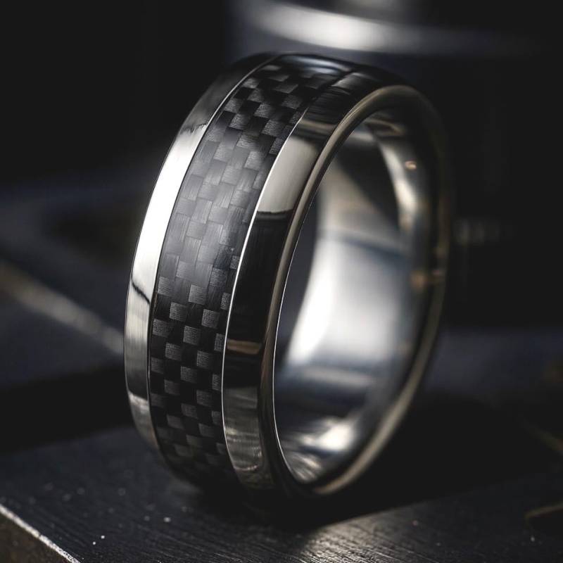 Ein Echter Titanring Mit Echtem Carbon Inlay von boonerings