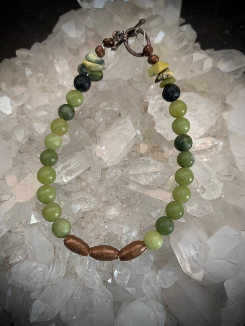 Jade Und Kupfer Armband, Rundes Jadekugel Schmuck, Armband Mit Kupferperlen Einem Knebelverschluss Jade Und Kupfer Armband, Rundes Jadekugel Schmuck, Armband Mit Kupferperlen Einem Knebelverschluss von borderlandsJEWELRY