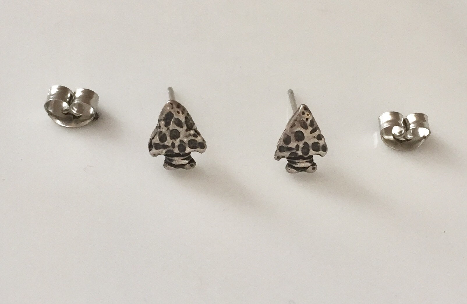 Pfeilspitze Ohrstecker, Silber Ohrringe, Schmuck, Kleine Schmuck Pfeilspitze Ohrstecker, Silber Ohrringe, Schmuck, Kleine Schmuck von borderlandsJEWELRY