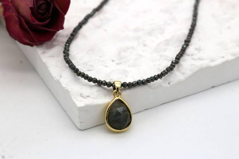 Chalkopyrit Labradorit Perlenkette, Zierliche Graue Kette Mit Anhänger, Zarte Dünne Facettierte Edelstein Halskette, Layering Halskette Chalkopyrit Labradorit Perlenkette, Zierliche Graue Kette Mit Anhänger, Zarte Dünne Facettierte Edelstein Halskette, Layering Halskette von boshilian