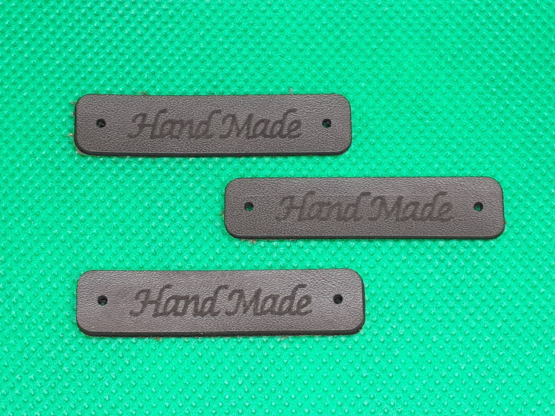 3 Stück Label Handmade Hand Made Kunstleder 2 Löcher Etiketten Aufnäher Pu Leder Basteln Nähen 3 Stück Label Handmade Hand Made Kunstleder 2 Löcher Etiketten Aufnäher Pu Leder Basteln Nähen von botonesymas
