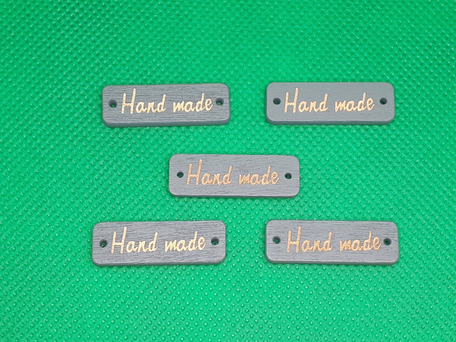 Label Handmade Grau Hand Made Holz 2 Löcher Etiketten Stricken Basteln Nähen Scrapbooking Label Handmade Grau Hand Made Holz 2 Löcher Etiketten Stricken Basteln Nähen Scrapbooking von botonesymas
