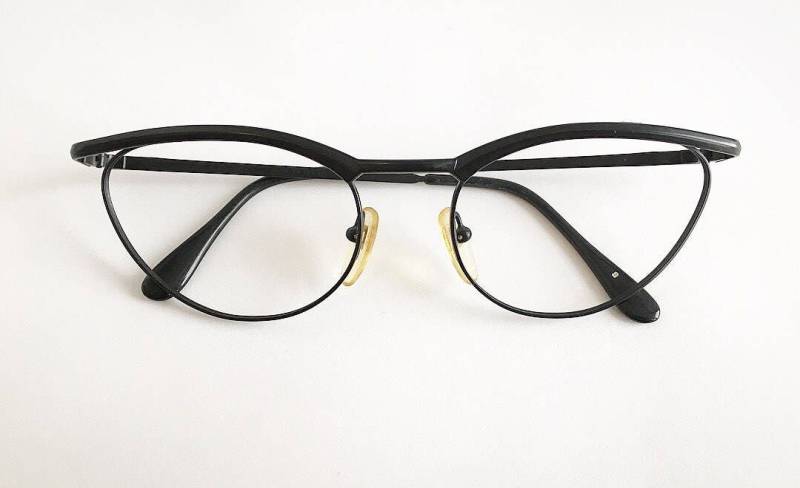 Vintage 1990's Matte Black Browline Cateye Vontherry Mugler von box5