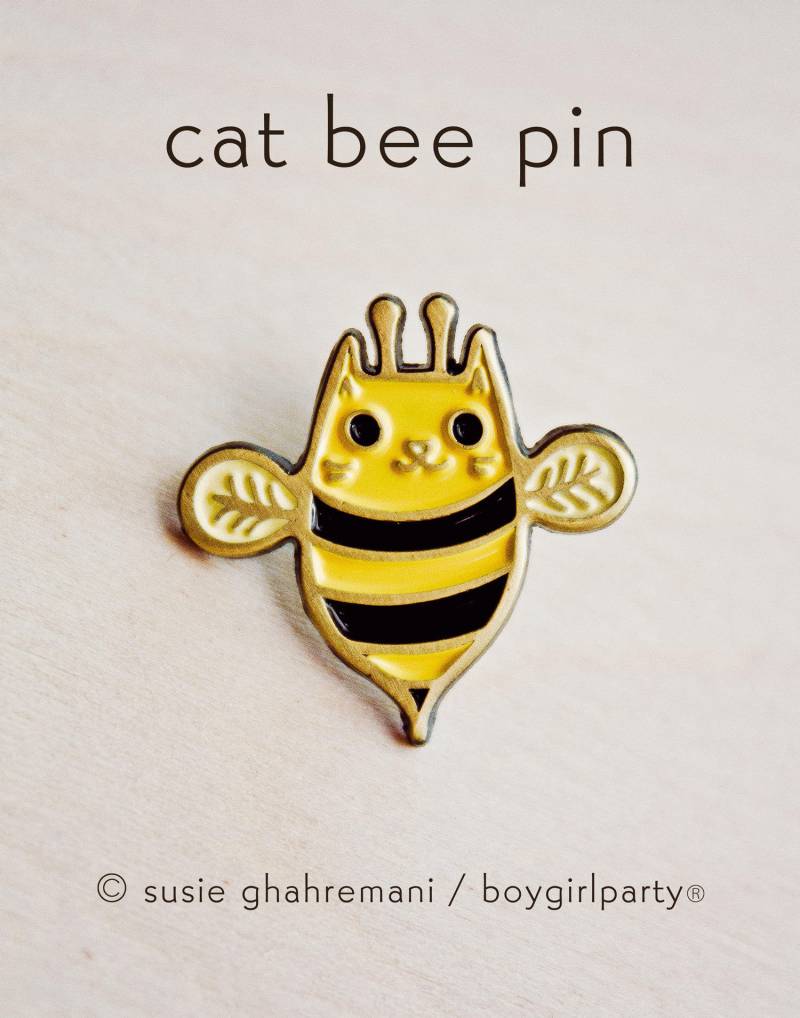 Katze Biene Emaille Pin Vermessingte Anstecknadel, Imker Geschenk Veganes Für Frauen Bienenschmuck Katze Biene Emaille Pin Vermessingte Anstecknadel, Imker Geschenk Veganes Für Frauen Bienenschmuck von boygirlparty