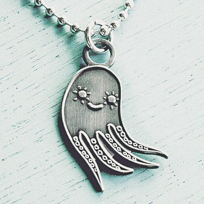 Oktopus - Tintenfisch-Anhänger Ozean-Halskette, Schwester Tier Halskette, Geschenk, Geschenk Für Sie, Quallen Krake Meerjungfrau Natur Schmuck Kraken Oktopus - Tintenfisch-Anhänger Ozean-Halskette, Schwester Tier Halskette, Geschenk, Geschenk Für Sie, Quallen Krake Meerjungfrau Natur Schmuck Kraken von boygirlparty