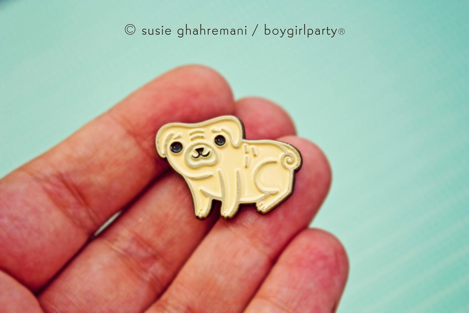 Süßer Hund Emaille Pin Mops Brosche Süßer Kawaii Abzeichen Etsy Broschen von boygirlparty