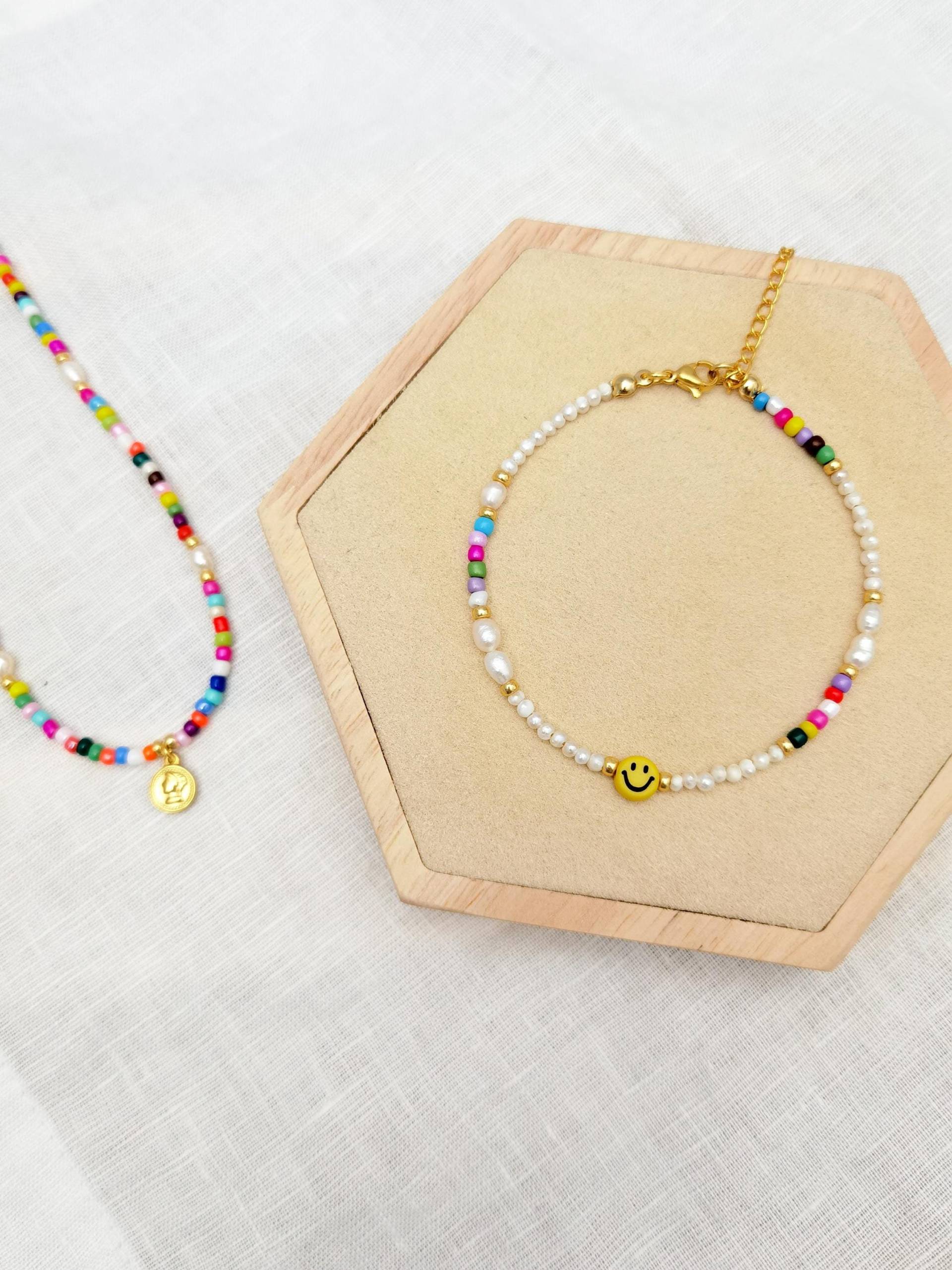 Bunte Fußkette Mit Süßwasserperlen Und Smiley I Fußkettchen Festival Schmuck Sommer von bracelens